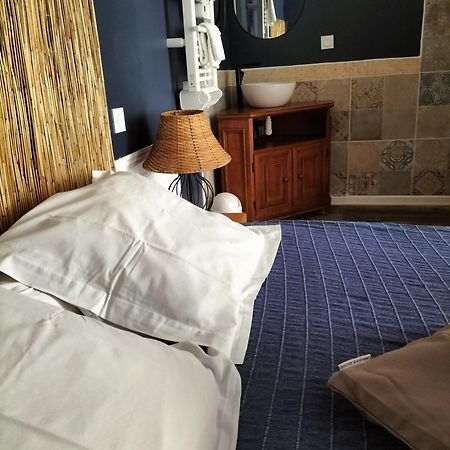 Les 2 Tours Hotell Chenay  Exteriör bild