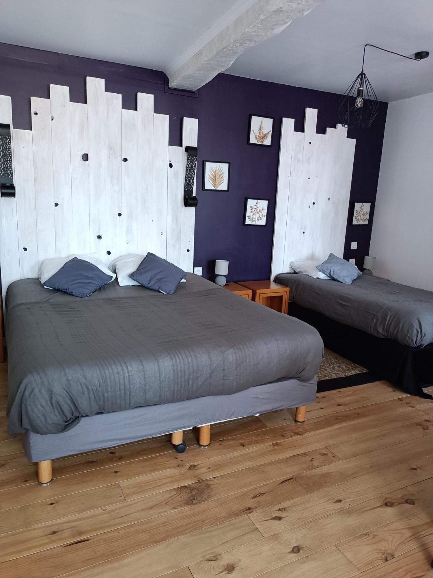 Les 2 Tours Hotell Chenay  Exteriör bild